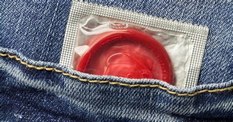 Fafanje brez kondoma za doplačilo Spolni zmenki Kambia
